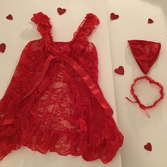 Lingerie - Picture 1 of 5